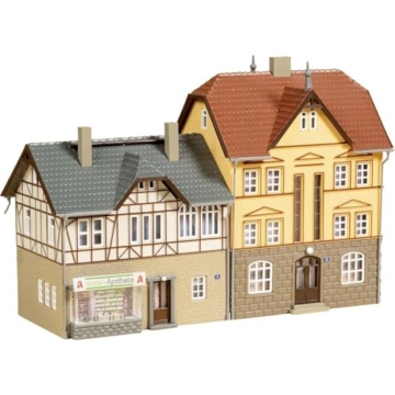 Auhagen 12354 H0, TT Wohnhäuser Bahnhofstraße 2/4 - 1