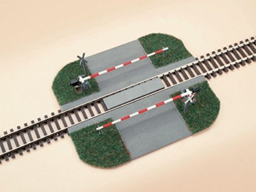Auhagen 41582 - HO -Beschrankter Bahnübergang 150 x 130 mm - 1