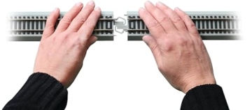 Bachmann Züge – E-Z Track® Nickel-Silberbahn mit Betonbindern auf grauem Straßenbett – 55,9 cm Radius gebogene Schiene (4/Karte) – HO-Skala - 5