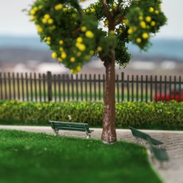 Evemodel 12Stk. Modellbänken im Maßstab 1:87 für Spur H0 Eisenbahn Freizeit Stuhl Bonsai Dekor (A Grün mit Silber) - 4
