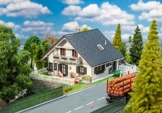 Faller 130640 H0 Saniertes Einfamilienhaus, 27.8 x 18.6 x 5.2 cm - 1