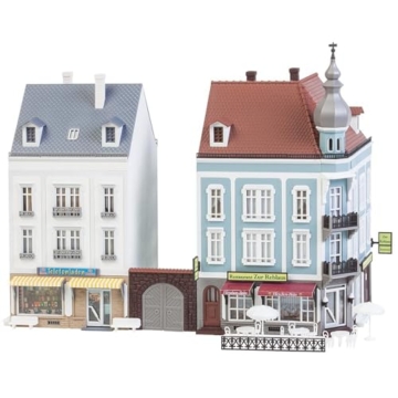 Faller 2 Stadthäuser Beethovenstraße Modellbausatz mit 582 Einzelteilen 202x118x200 mm I Modelleisenbahn Zubehör H0 I Modelleisenbahn H0 Stadthäuser - 1