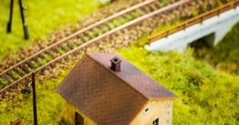 H0-Güterbahnhof mit Rangiergleisen und Güterwagen