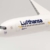 herpa 612258 – Airbus A350-900, Lufthansa Passagierflugzeug, Wings, Modell Flugzeug mit Standfuß, Flieger, Modellbau, Miniaturmodelle, Sammlerstück, Kunststoff - Maßstab 1:200 - 6