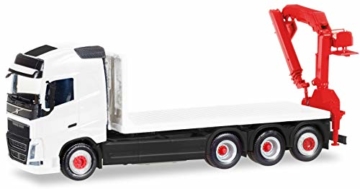 herpa G 013154 Fahrzeug MiniKit: Volvo FH Gl. 4-achs Flachbett-LKW mit Ladekran, Miniatur zum Basteln, Sammeln und als Geschenk,Weiß - 1