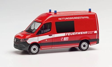 Herpa Modellauto Mercedes-Benz Sprinter „Feuerwehr Frankfurt/Rettungshunde, originalgetreu im Maßstab 1:87, Auto Modell für Diorama, Modellbau Sammlerstück, Deko Automodelle aus Kunststoff - 1