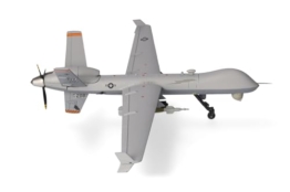 Herpa Modellflugzeug U.S. Air Force MQ-9A Reaper Block 5 - New York Air National Guard, 108th Attack Squadron, Hancock Field, Miniatur im Maßstab 1:72, Sammlerstück, Modell mit Standfuß, Metall - 1