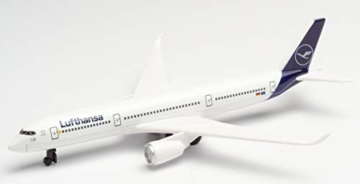 herpa RT4134 86RT-4134 – Airbus A350, Lufthansa Single Airplane, Wings, Modellflugzeug mit Standfuß, Spielzeug Flieger, Modellbau, Miniaturmodelle, Sammlerstück, Metall - Maßstab 1:500 - 6