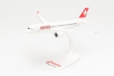herpa Snap-Fit Modellflugzeug Airbus A220-30 - Swiss International Air Lines, Miniatur im Maßstab 1:200, Sammlerstück, Modell mit Standfuß, Kunststoff, Weiß - 1