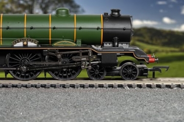 Hornby - R30433 Railroad BR Late B17 Darlington 61652 Lokomotive, grün - 2