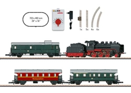 Märklin Modelleisenbahn Startpackung 81874 "Museums-Personenzug mit Dampflok BR 24 – Lokomotive Spur Z, 24 cm aus Metall mit Kunststoff Tender, ab 15 Jahre - 1