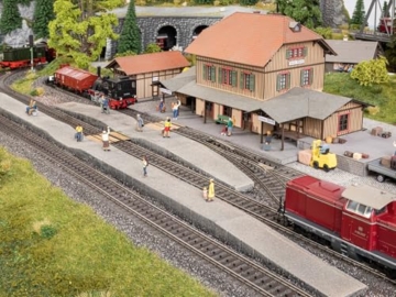 NOCH Bahnsteig Epoche III – IV, Set (4-teilig), für Märklin C-Gleis, Modellbahn Zubehör in H0 - 5