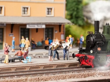 NOCH H0 Figuren-Set „Fotografen“ für H0 Modellbahn, detailreiche Fotografie-Szene - 2
