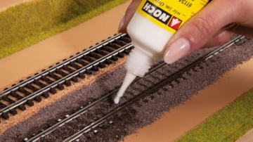 NOCH® Profi-Schotter „Gneis“, rotbrauner Gleisschottre, fein 250 g für Modellbau und kreative Projekte und Deko - 7