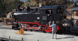 Historische Modellbahnlokomotive als Beispiel für eine Eisenbahn-Epoche